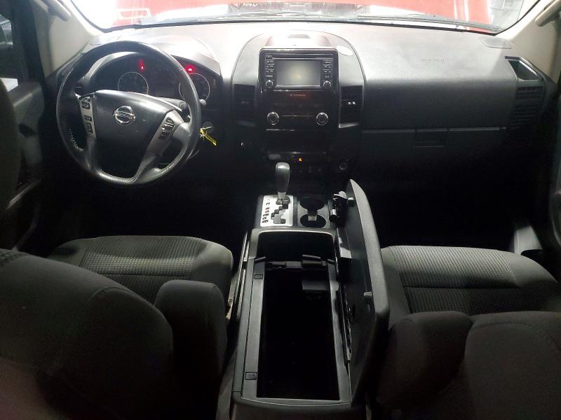2015 Nissan Titan SV