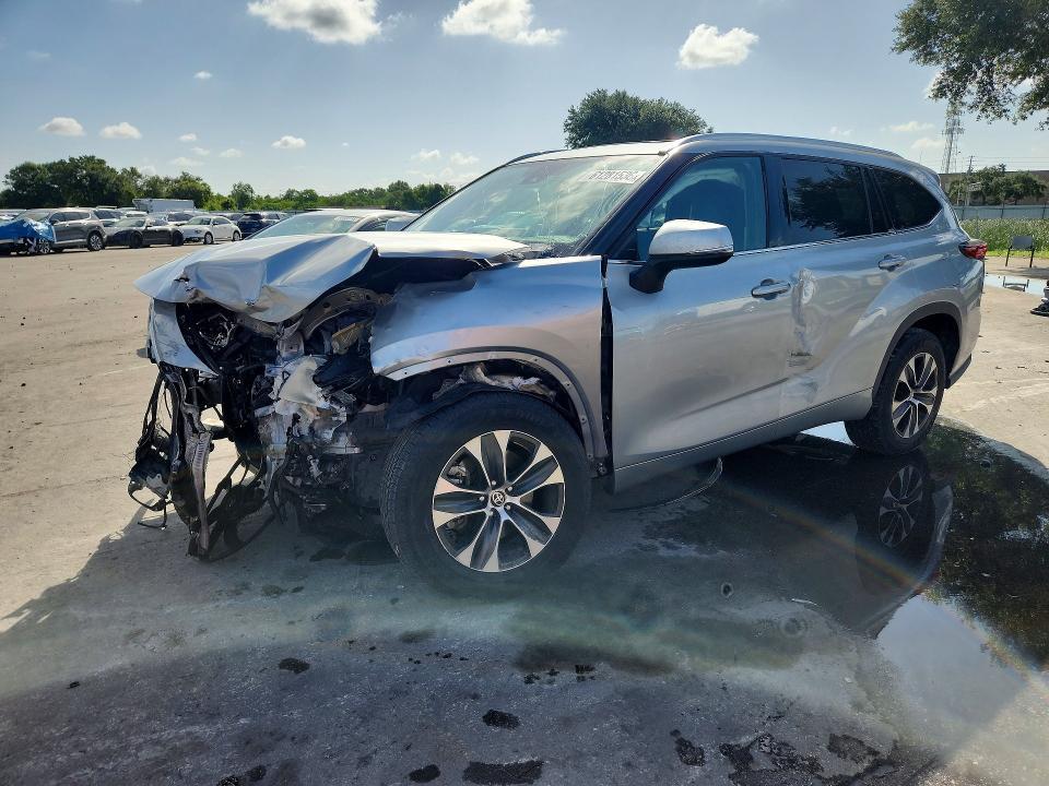 2020 Toyota Highlander xle
