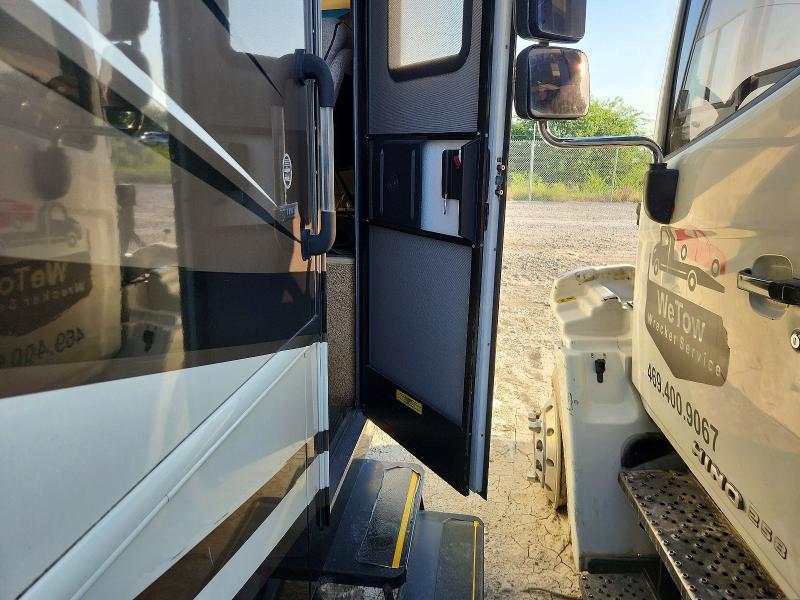 2011 Ford Challenger RV