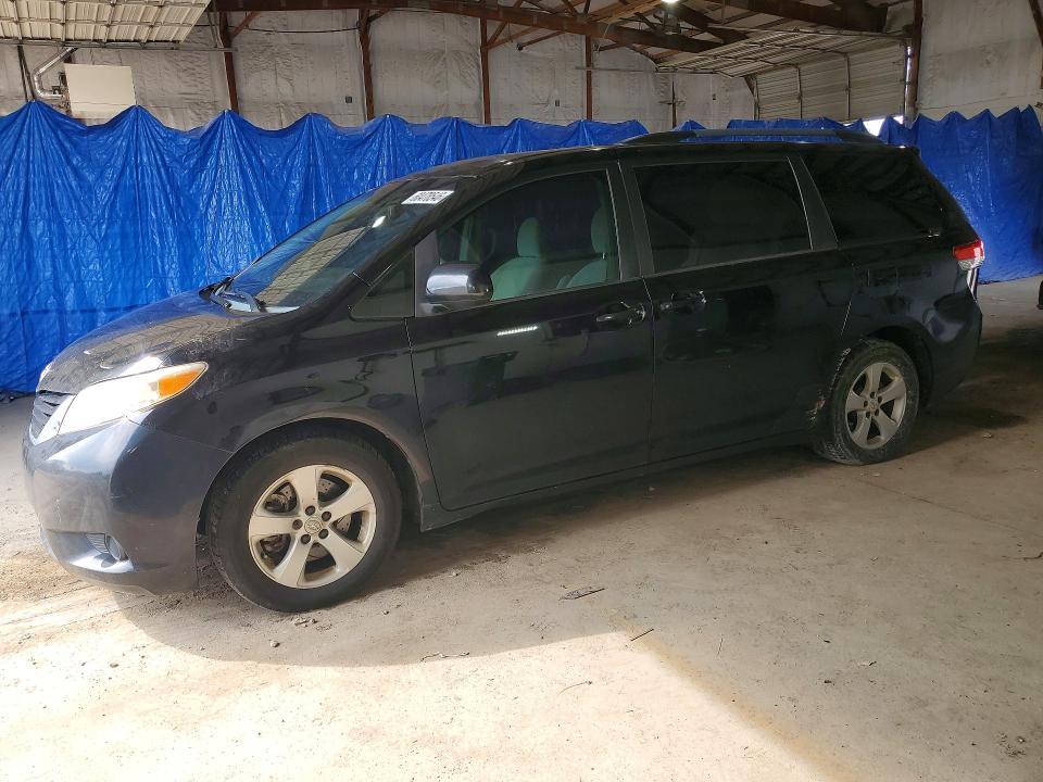 2011 Toyota Sienna le