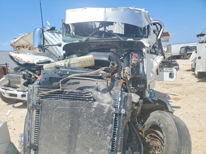 2014 Kenworth T660 Semi Truck