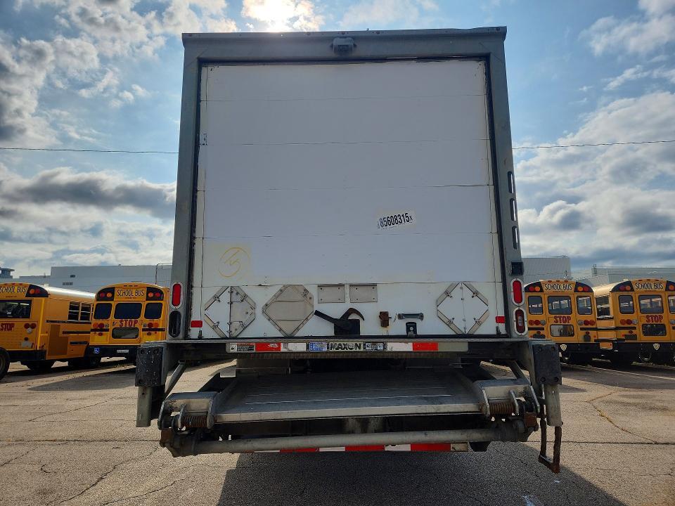 2018 Peterbilt 337 BOX Truck