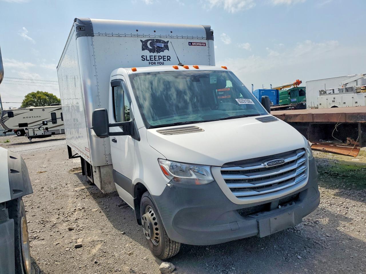 2021 Freightliner Sprinter BOX Truck
