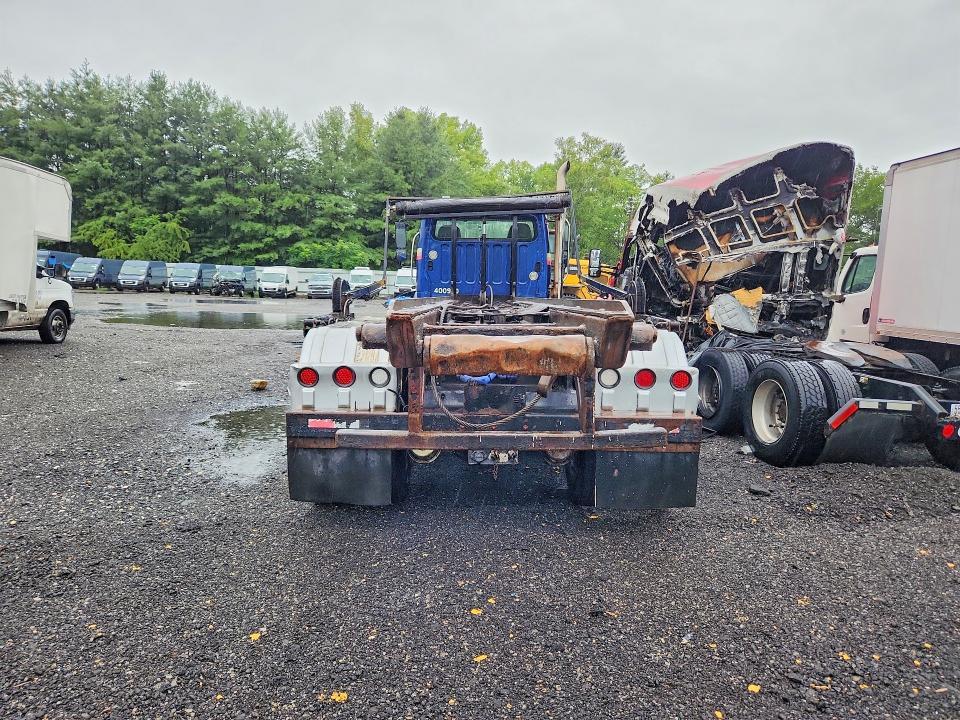 2016 Freightliner 114SD ROLL-OFF Container Truck
