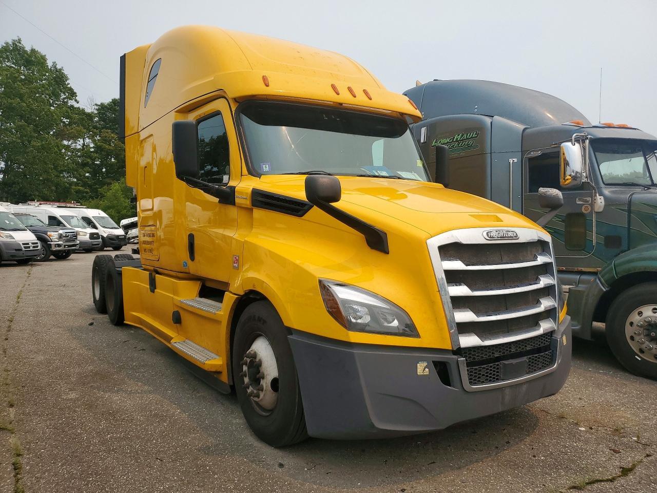 2020 Freightliner Cascadia 126 Semi Truck