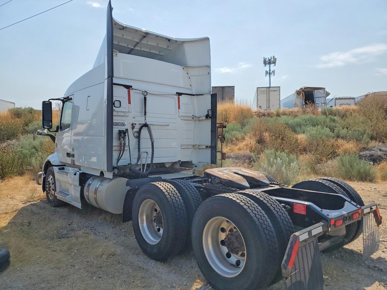 2020 Volvo VNR Semi Truck