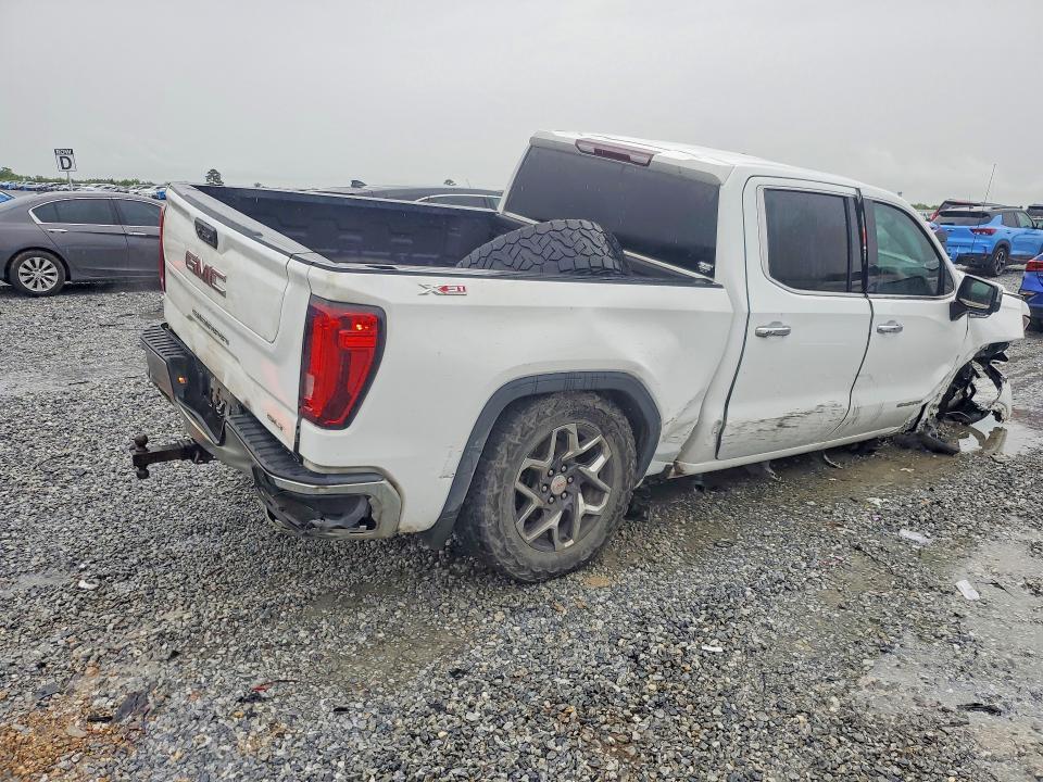 2022 GMC Sierra K1500 SLT