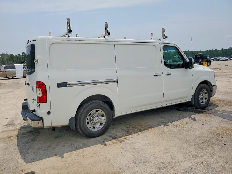 2015 Nissan NV 2500 HD SL