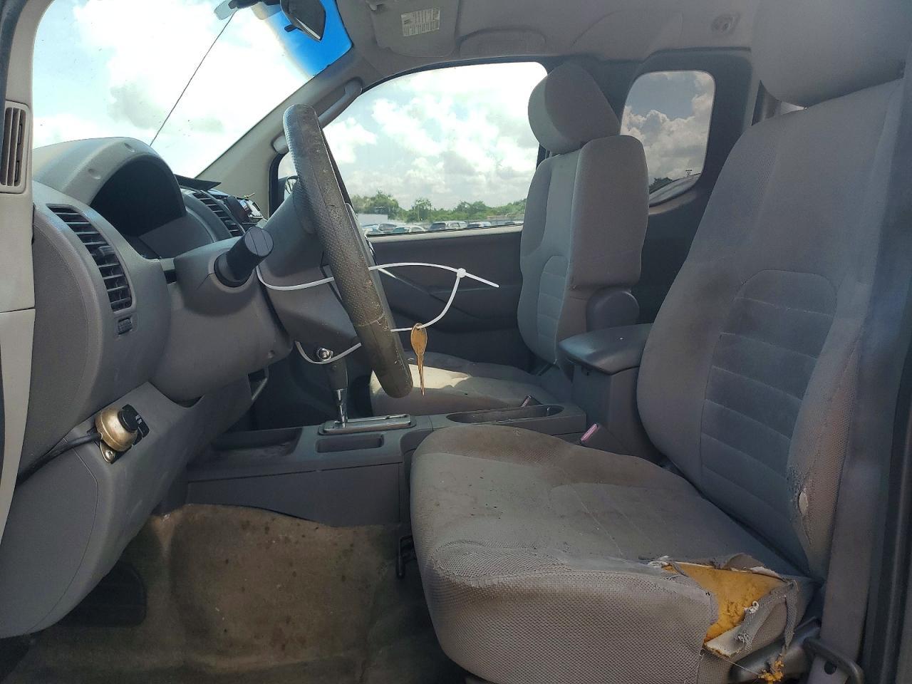 2005 Nissan Frontier XE