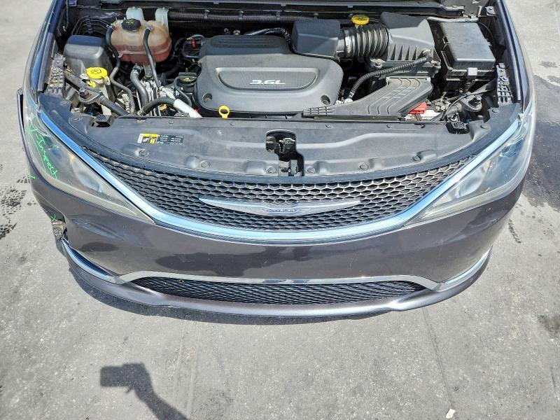 2017 Chrysler Pacifica Touring l