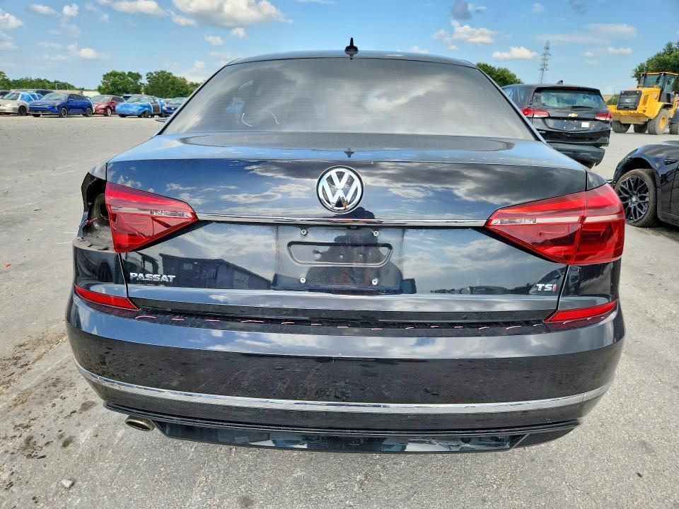 2017 Volkswagen Passat R-line