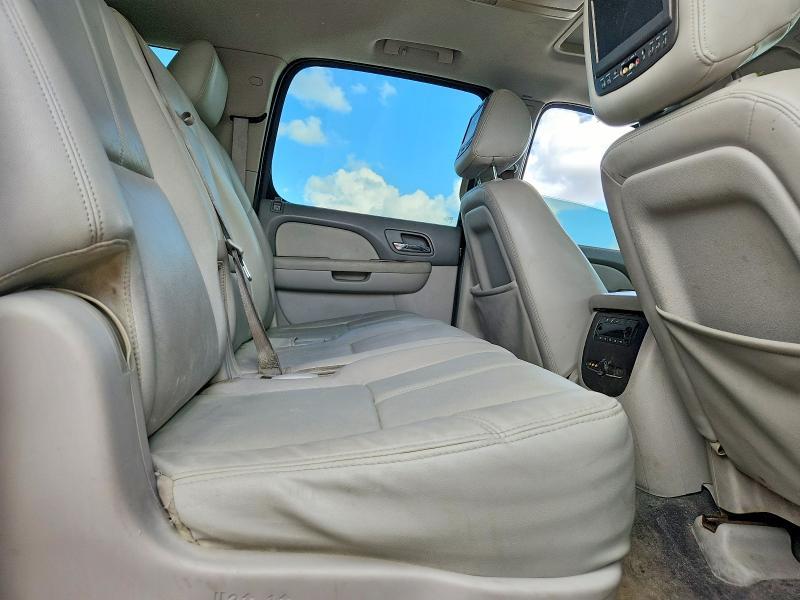 2013 Chevrolet Suburban C1500 lt