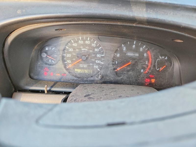 2000 Nissan Frontier Crew Cab XE