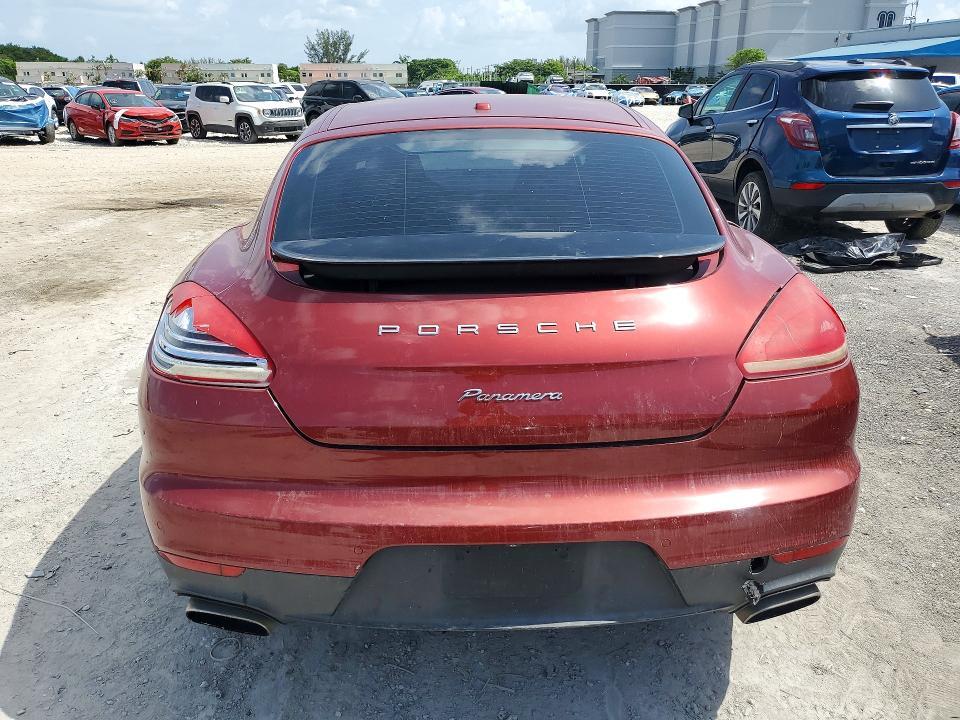 2015 Porsche Panamera 2