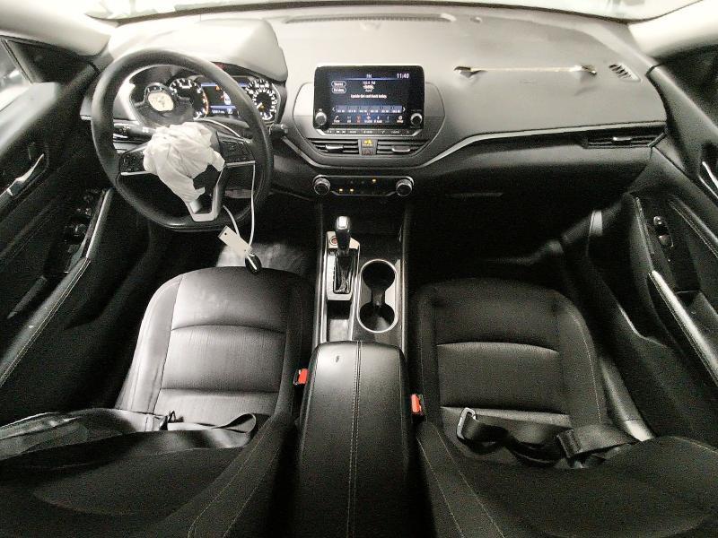 2021 Nissan Altima sv