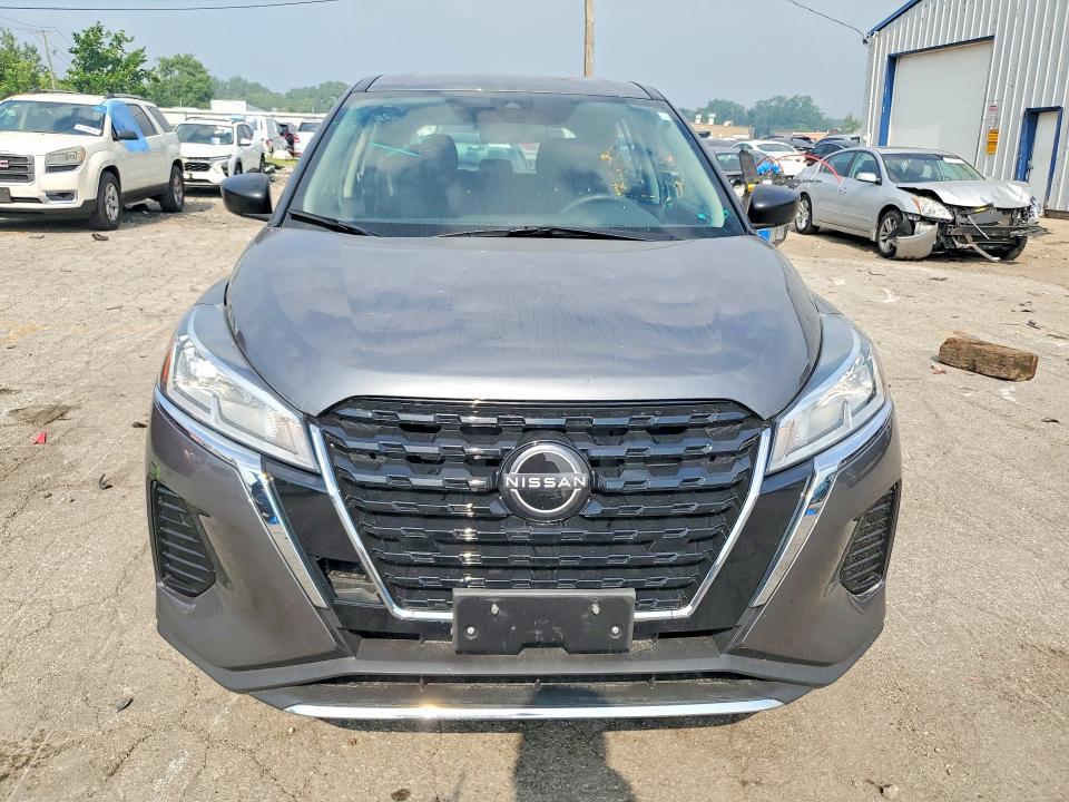 2022 Nissan Kicks s