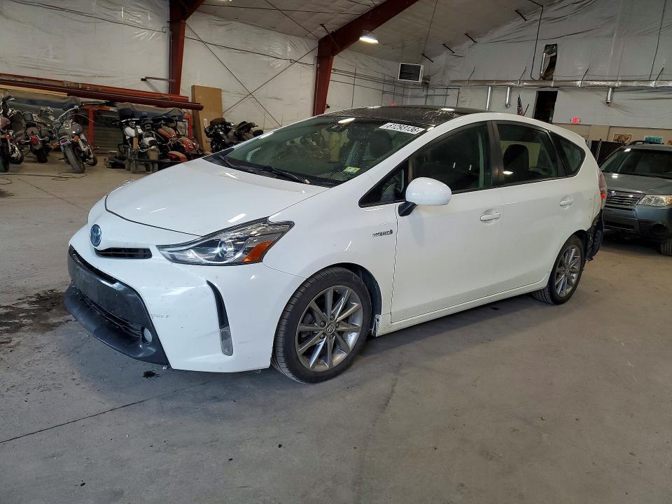 2016 Toyota Prius v Five