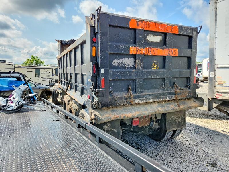 2003 Mack 700 CV700
