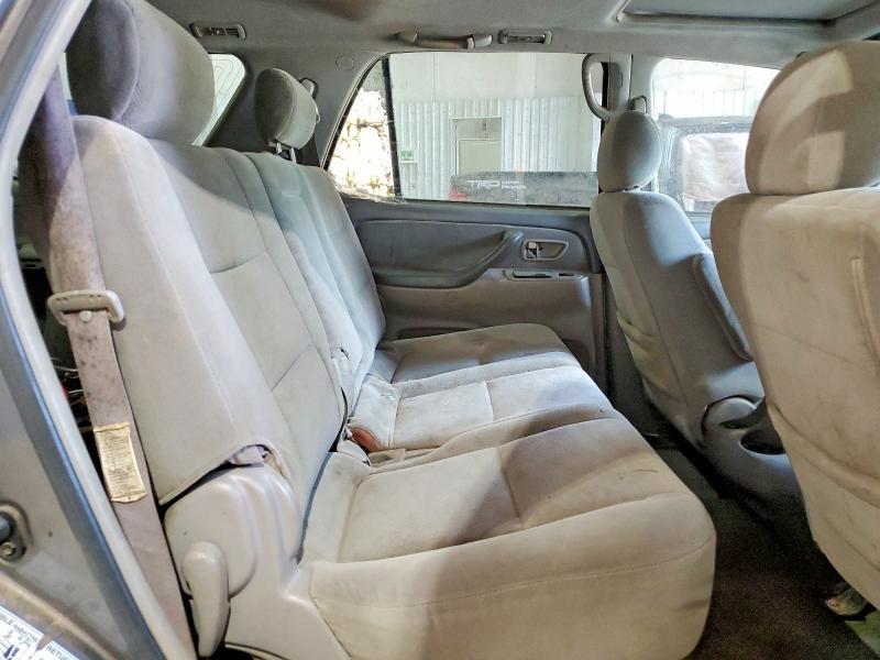 2005 Toyota Sequoia SR5