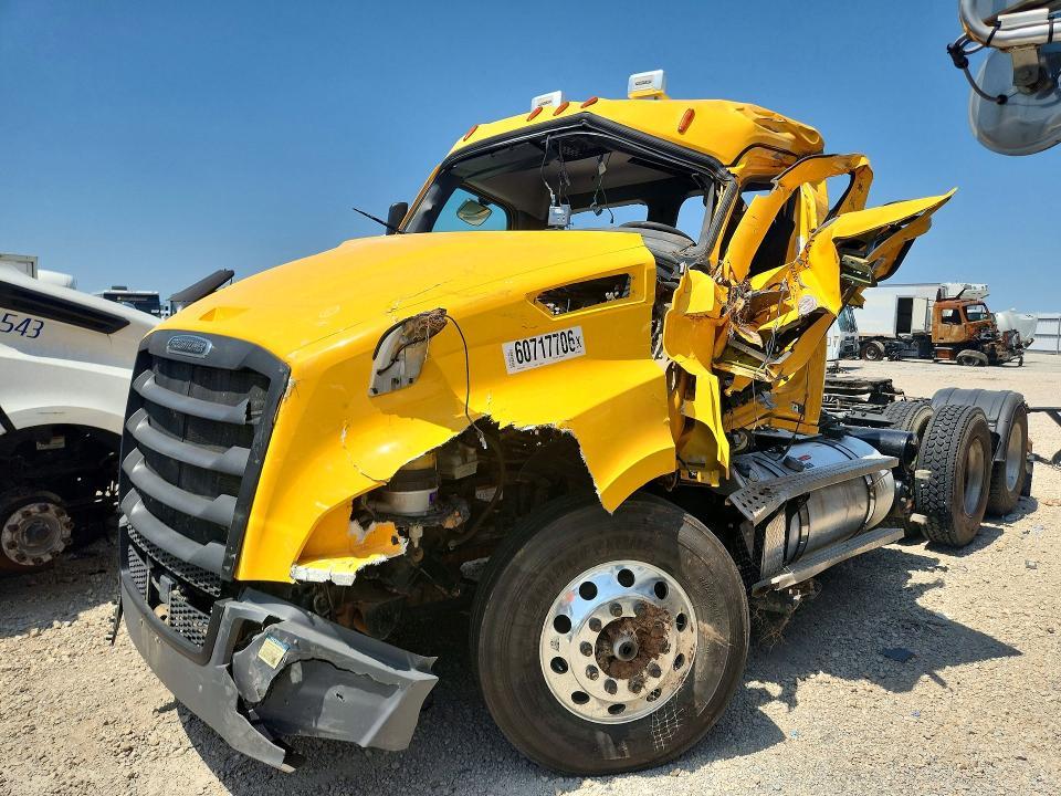 2024 Freightliner Cascadia 116 Semi Truck