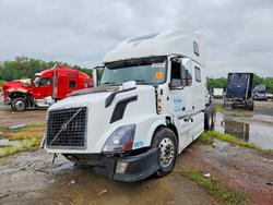 Salvage cars for sale from Copart -no: 2012 Volvo VNL Semi Truck