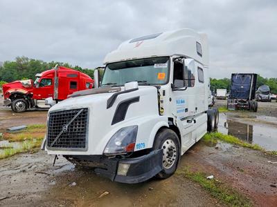 2012 Volvo VNL Semi Truck