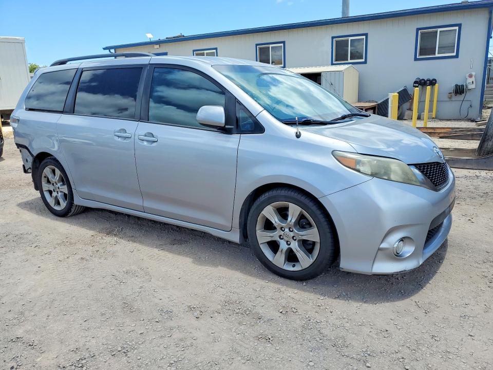 2012 Toyota Sienna Sport