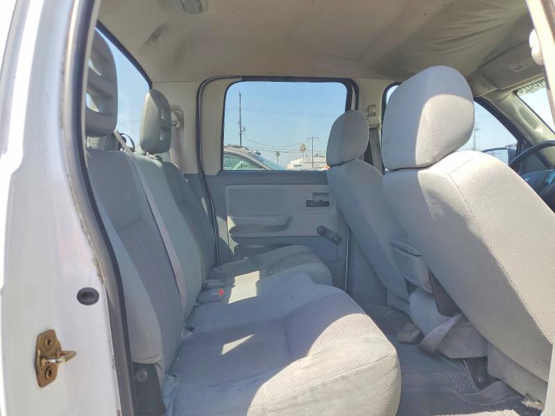2005 Dodge Dakota Quattro