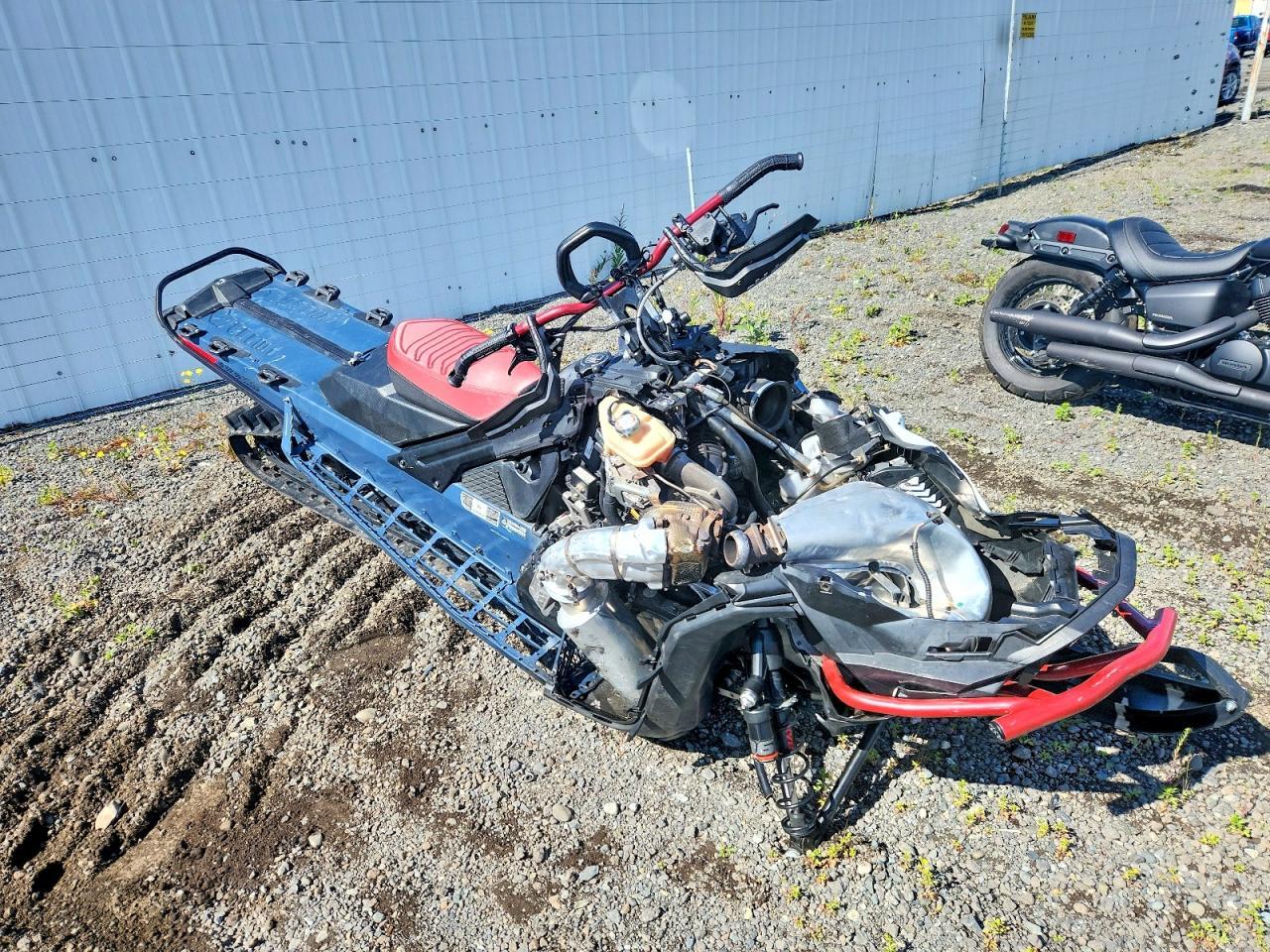 2025 Skidoo Snowmobile