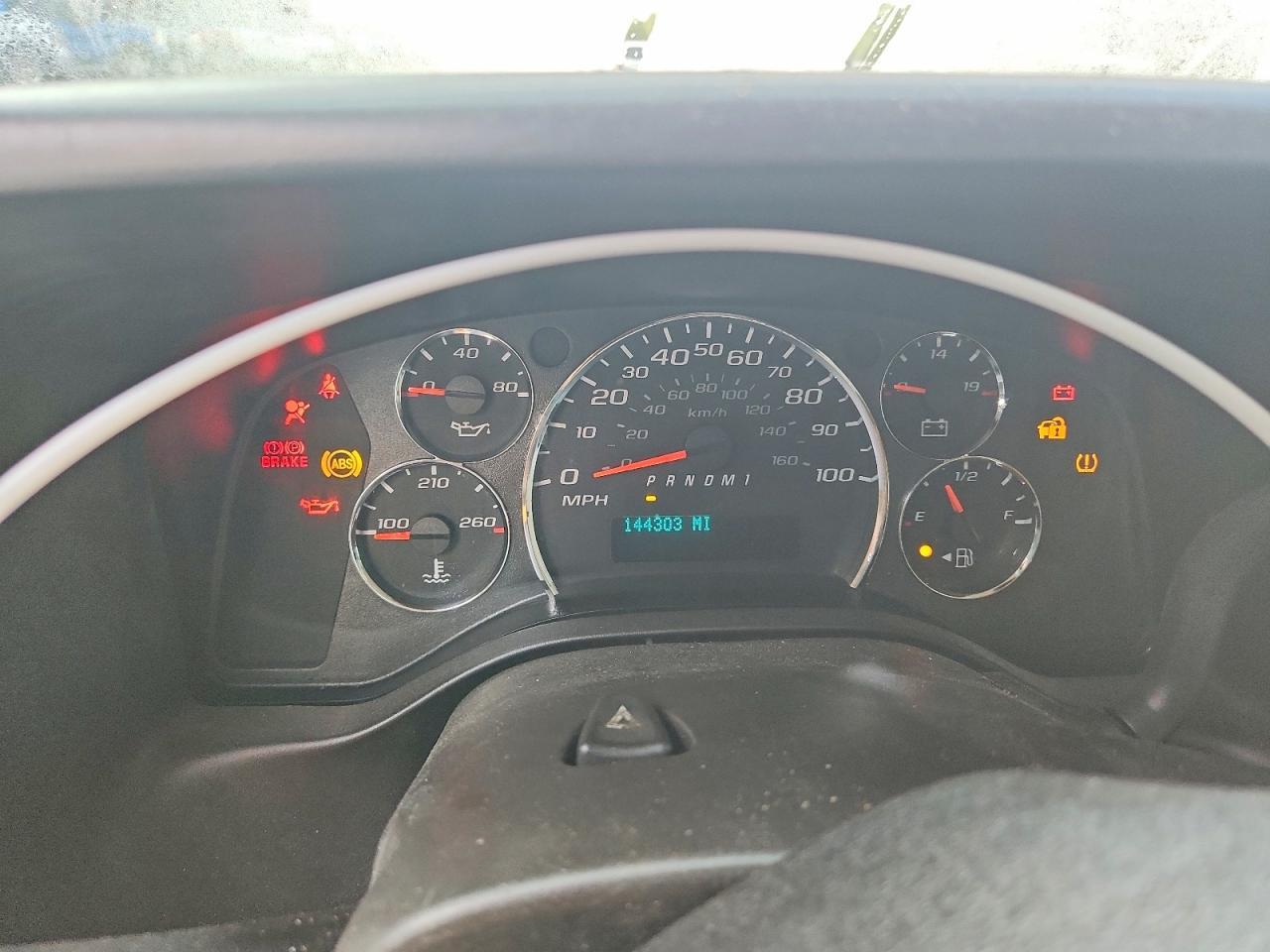 2010 Chevrolet Express BOX Truck