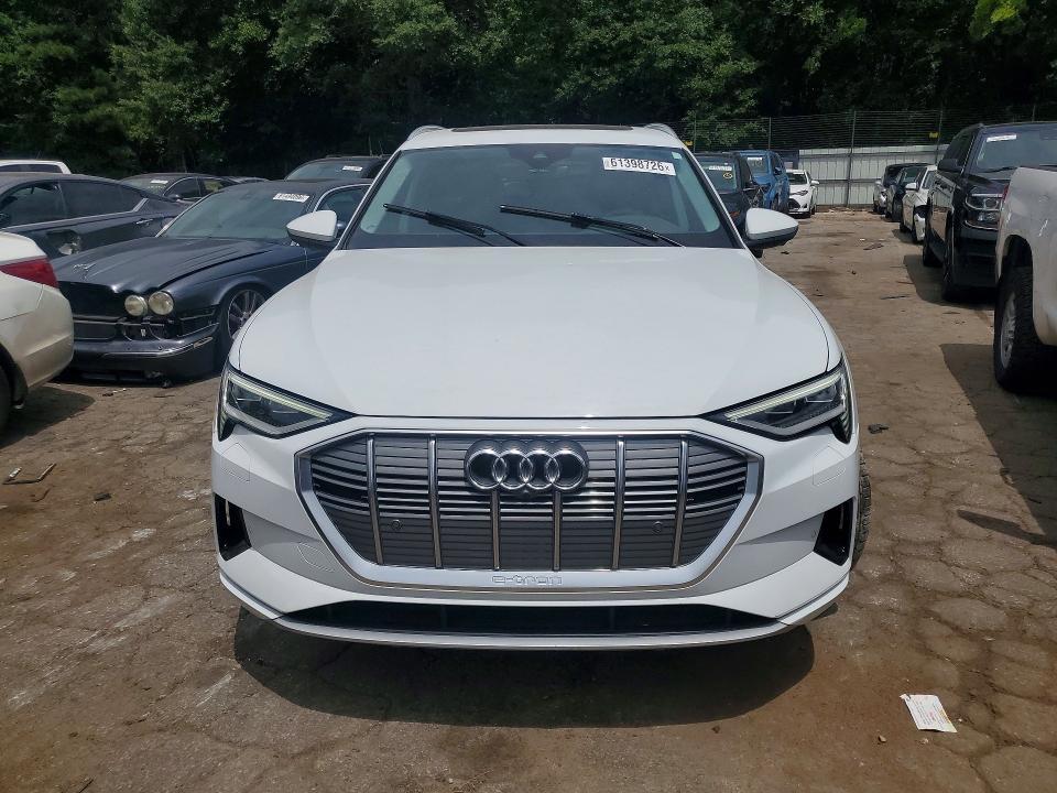 2021 Audi E-tron Premium Plus