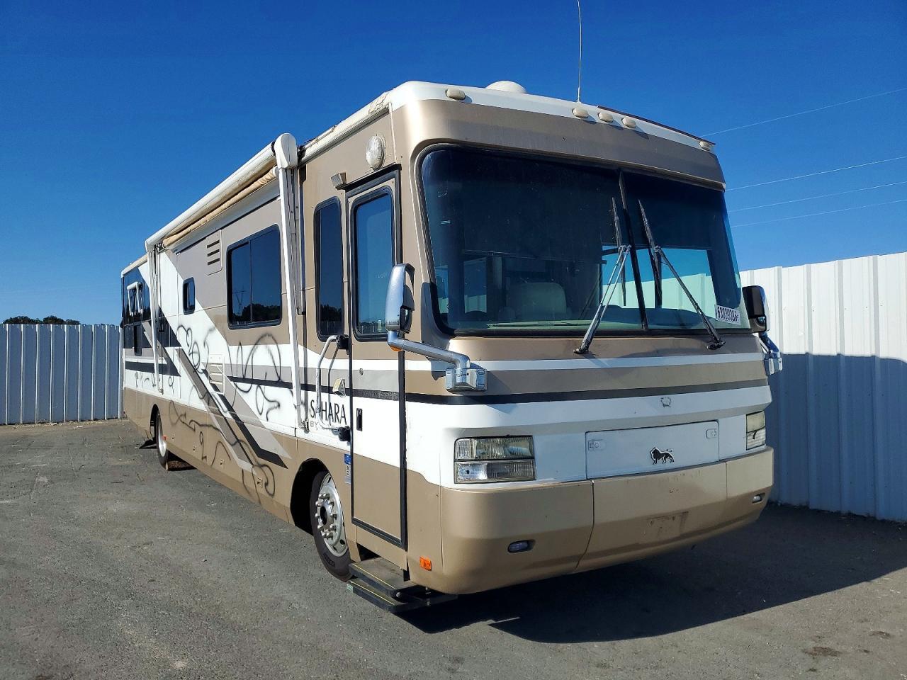 2002 Roadmaster Sahara RV