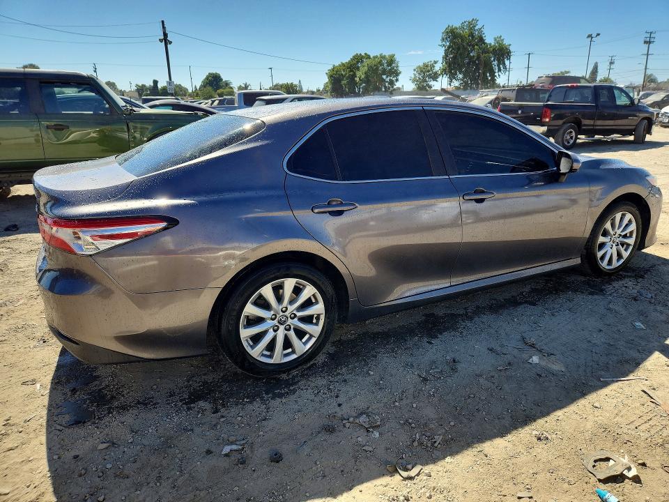 2018 Toyota Camry le