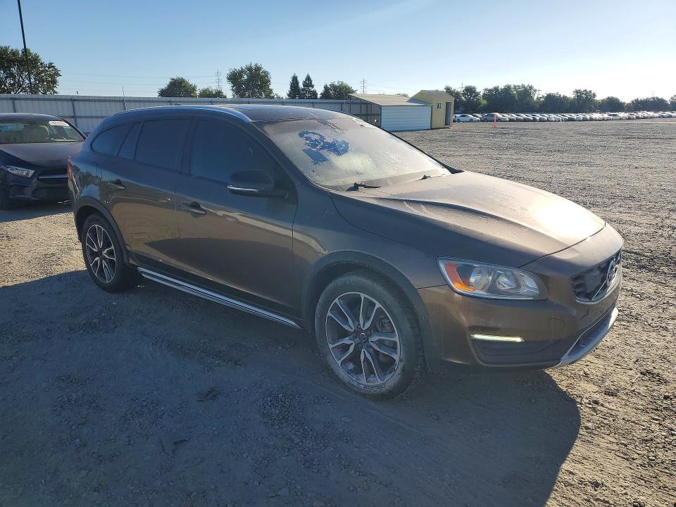 2017 Volvo V60 Cross Country Premier