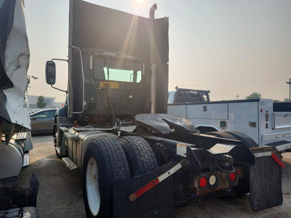 2017 Mack Cxu612 Semi Truck