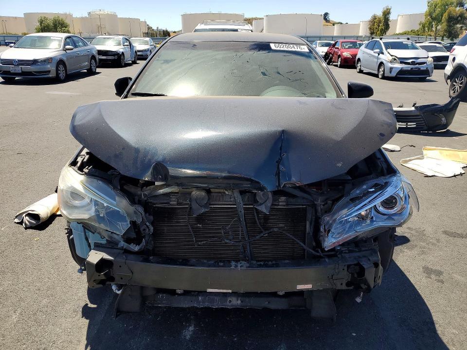 2016 Toyota Camry le