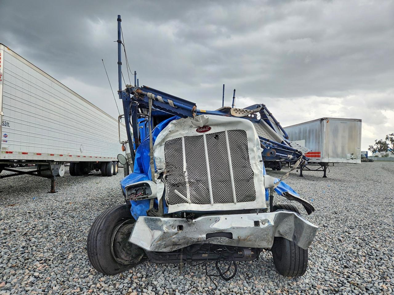2020 Peterbilt 389 Car Hauler Truck