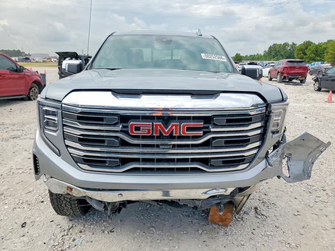 2026 GMC Sierra K1500 SLT