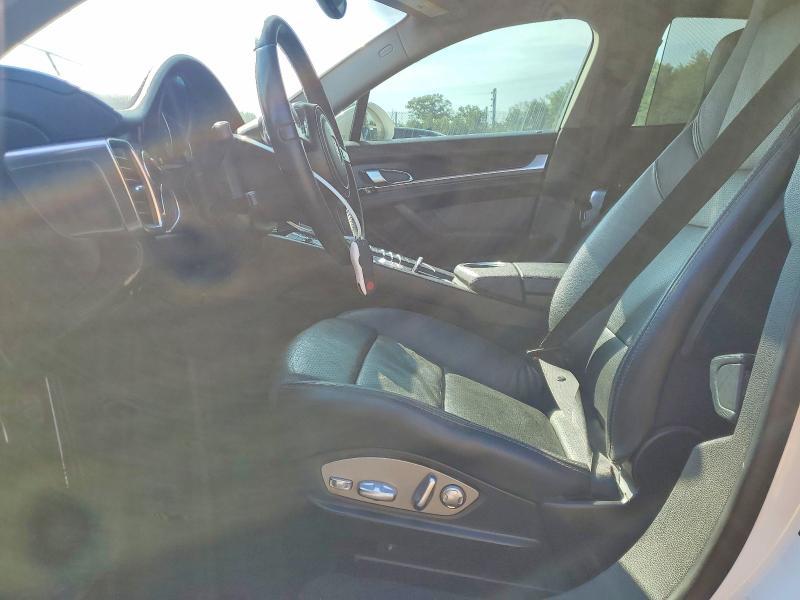 2012 Porsche Panamera 2