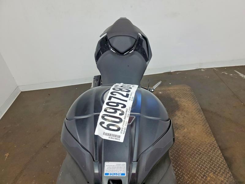 2025 Kawasaki ZX1002 L