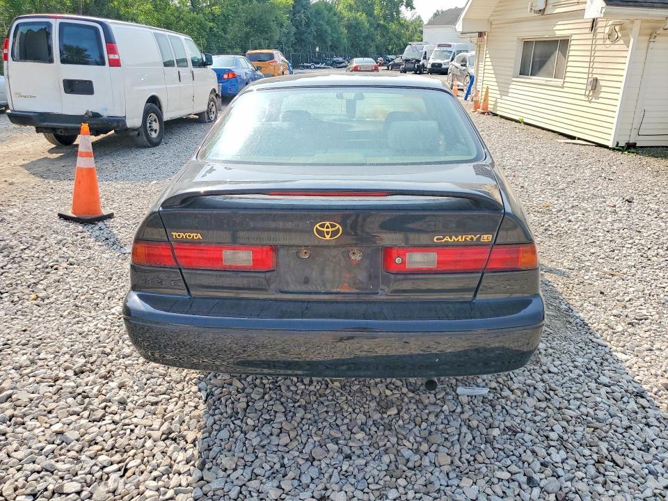 1997 Toyota Camry le