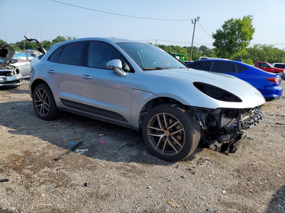2023 Porsche Macan Base
