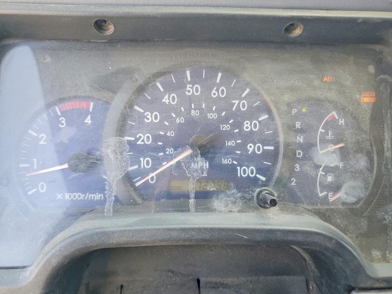2005 Mitsubishi Fuso FE84D BOX Truck