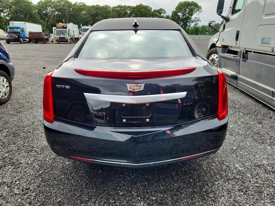 2017 Cadillac Xts Limousine
