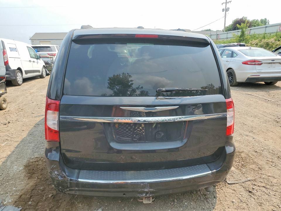 2014 Chrysler Town & Country Touring l