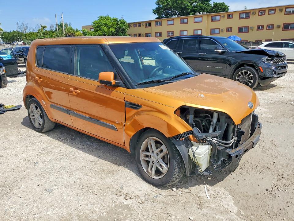 2011 KIA Soul +
