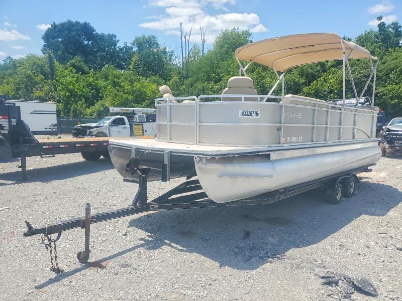 2013 Hampton Boat