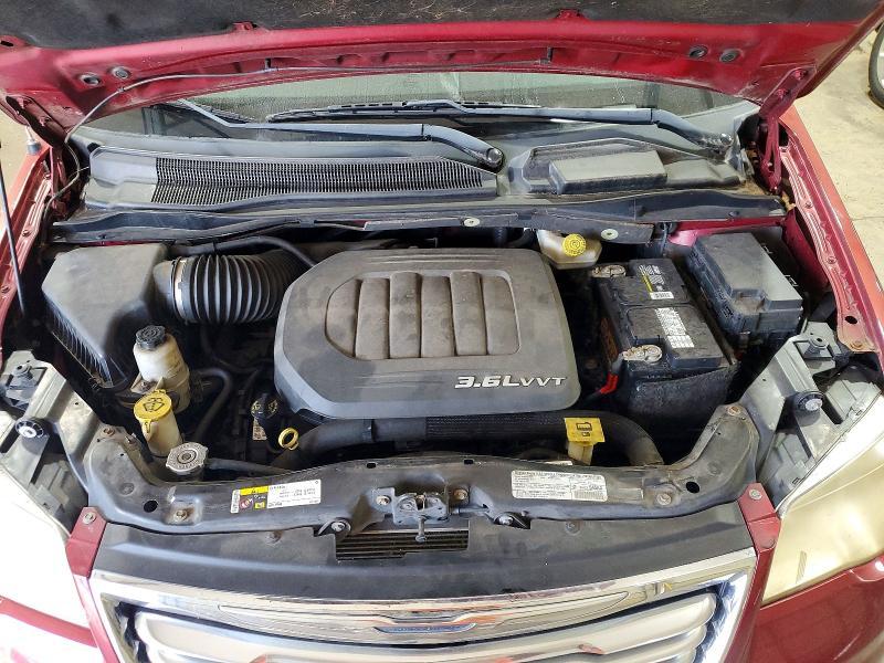 2013 Chrysler Town & Country Touring