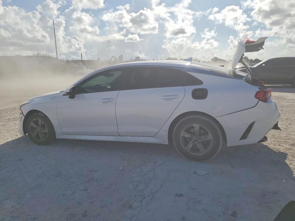 2022 KIA K5 lxs