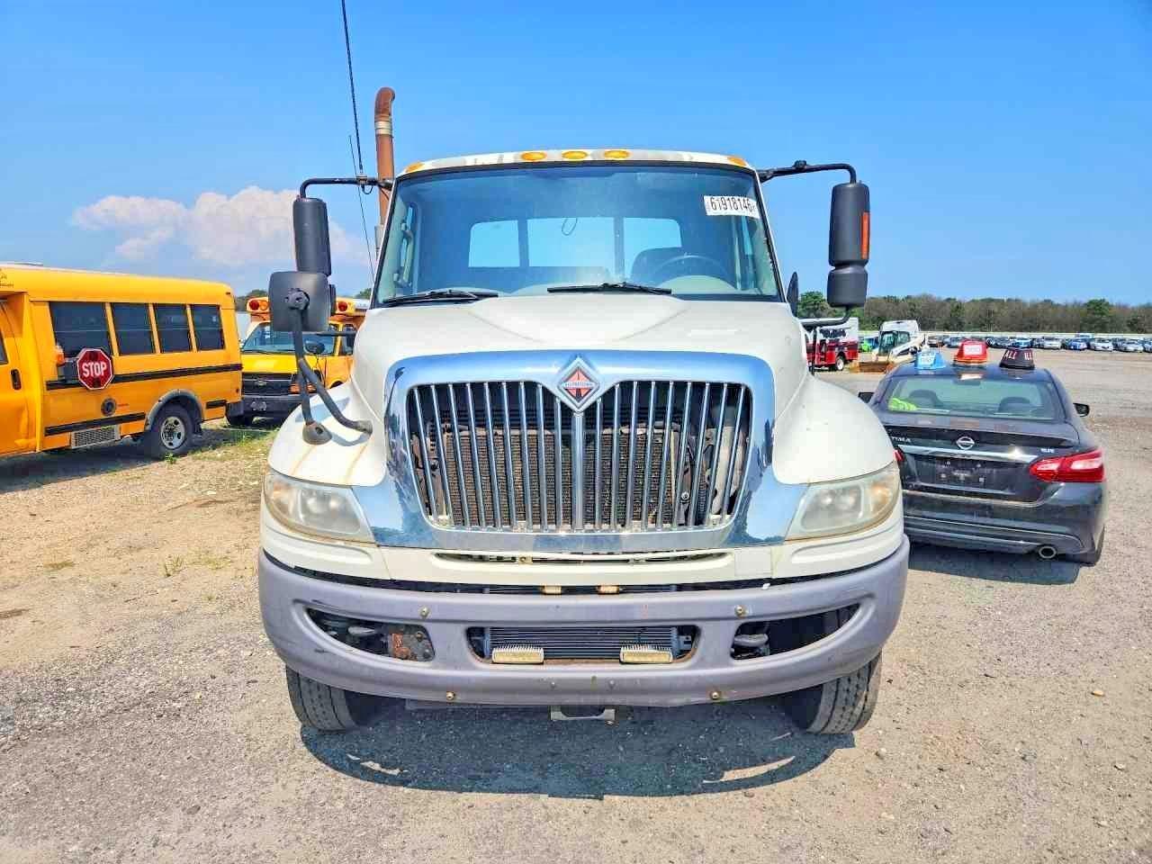 2014 International 4300 Rollback TOW Truck